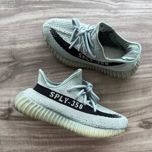 Size 5 Men’s/ 6.5 Women’s- Yeezy Boost 350 V2 Salt
